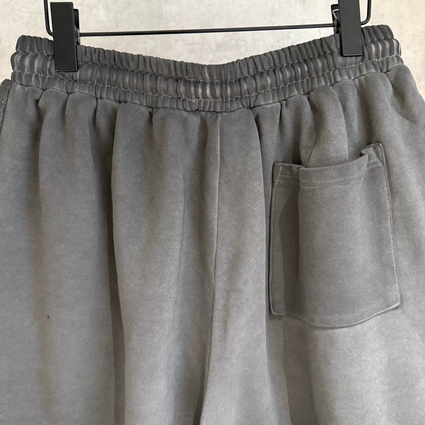 Чоловічі шорти Balenciaga білий