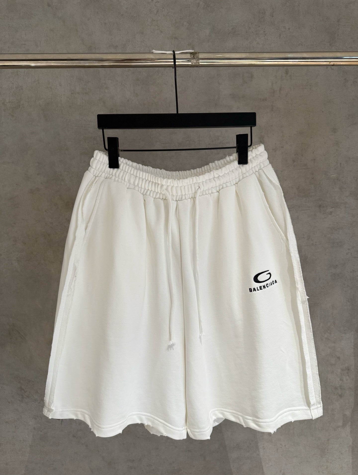 Чоловічі шорти Balenciaga чорний