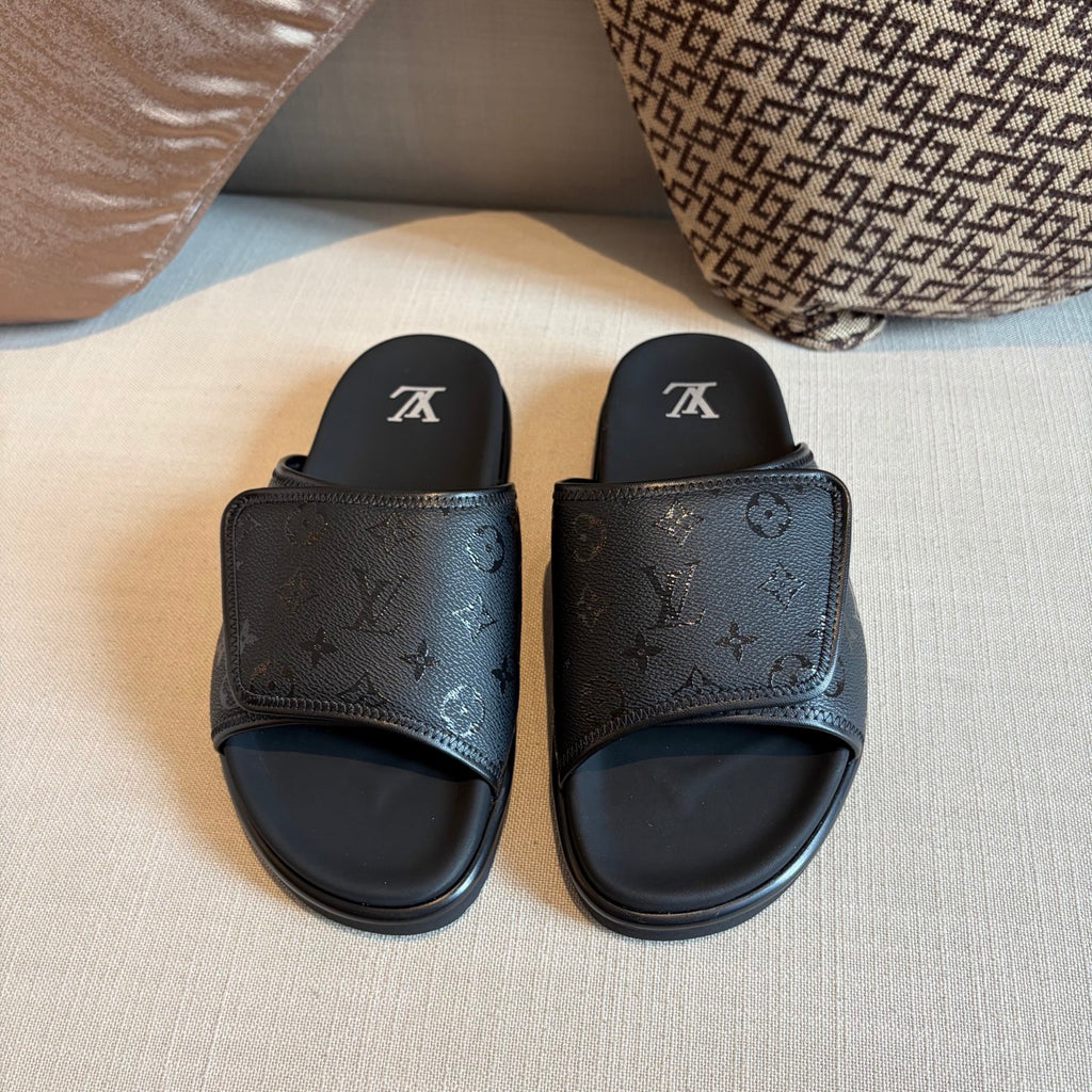 Шльопанці Louis Vuitton