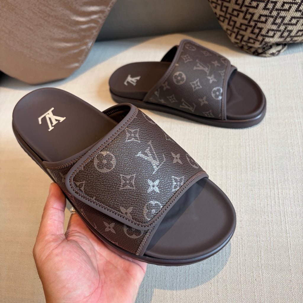 Шльопанці Louis Vuitton