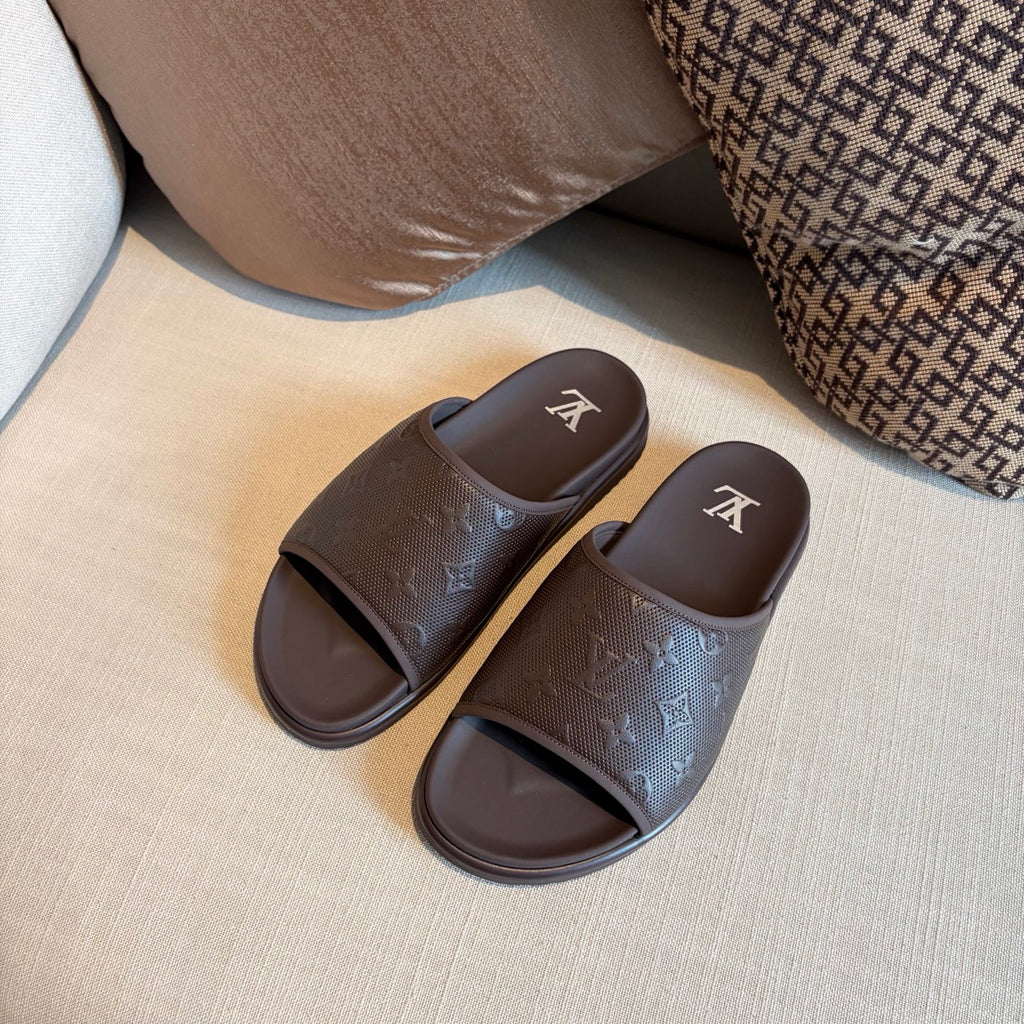 Шльопанці Louis Vuitton