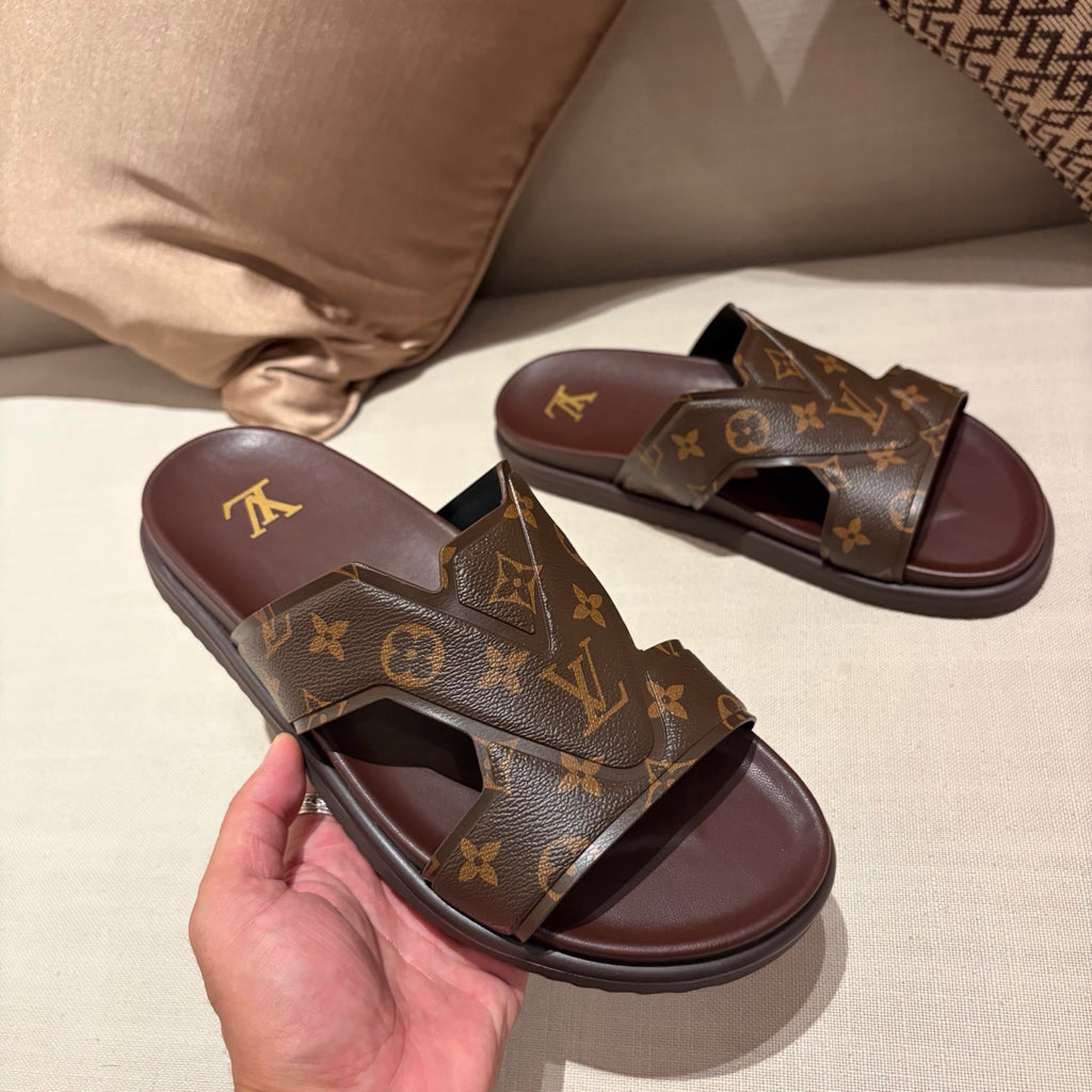 Шльопанці з натуральної шкіри Louis Vuitton