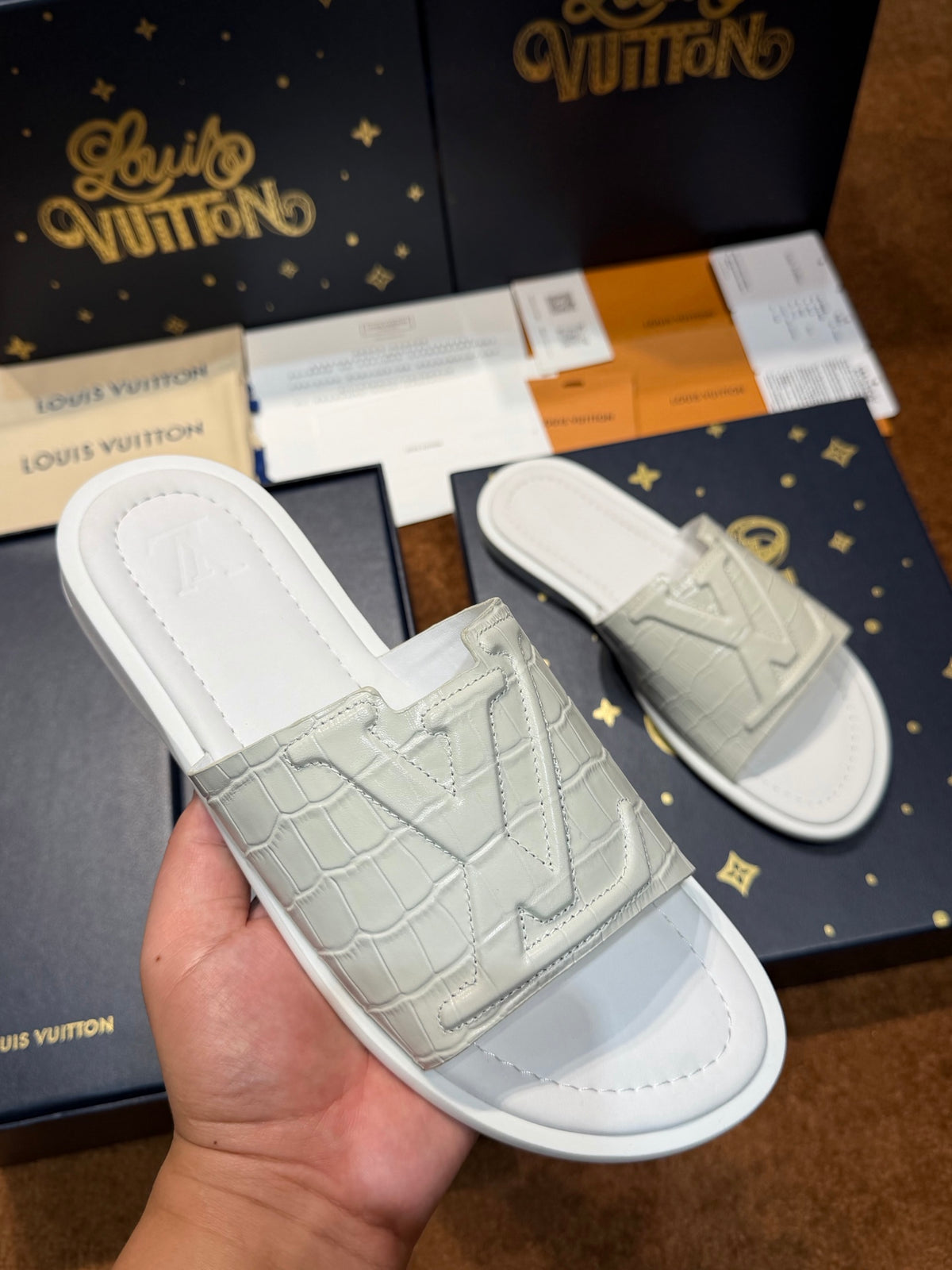 Шльопанці з натуральної шкіри Louis Vuitton Waterfront