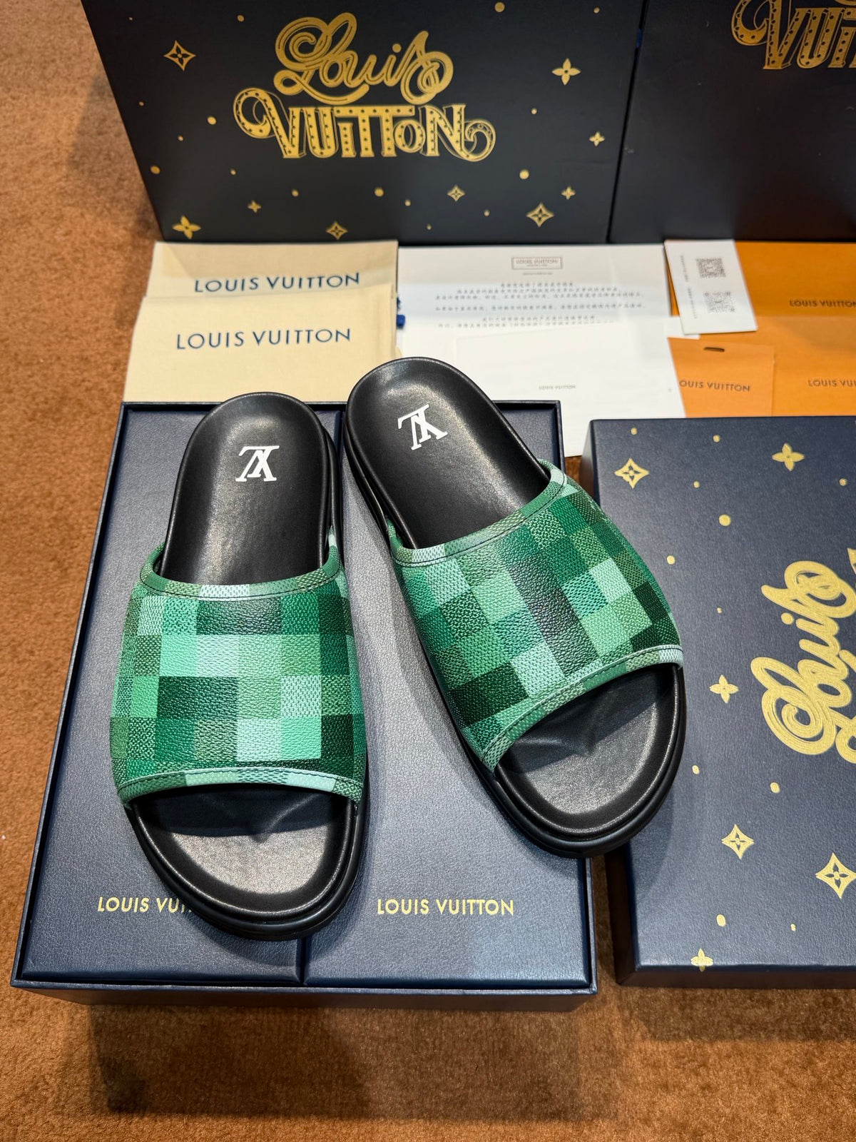 Шльопанці з натуральної шкіри Louis Vuitton Waterfront