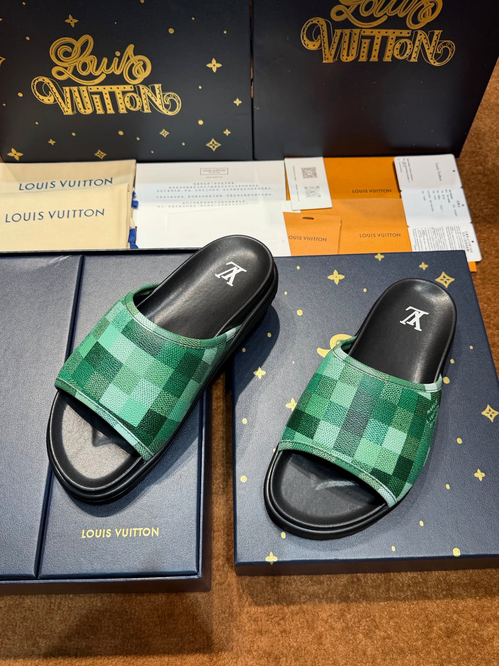 Шльопанці з натуральної шкіри Louis Vuitton Waterfront