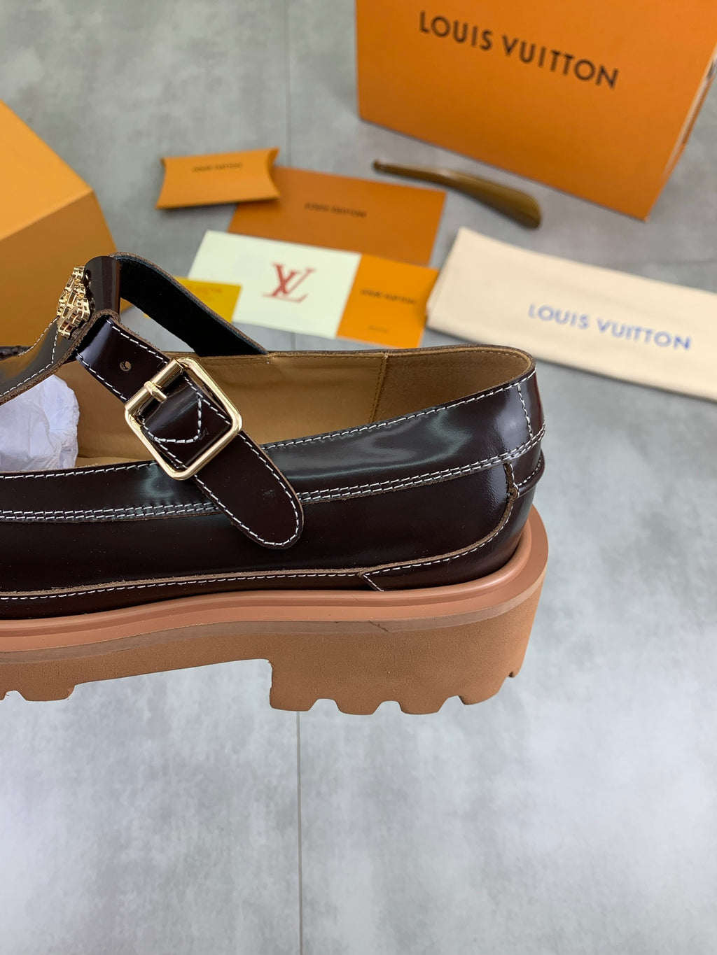 Туфлі з натуральної шкіри Louis Vuitton