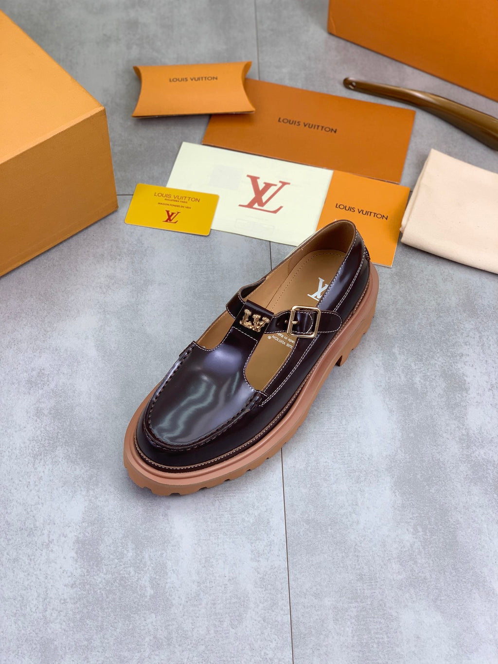Туфлі з натуральної шкіри Louis Vuitton