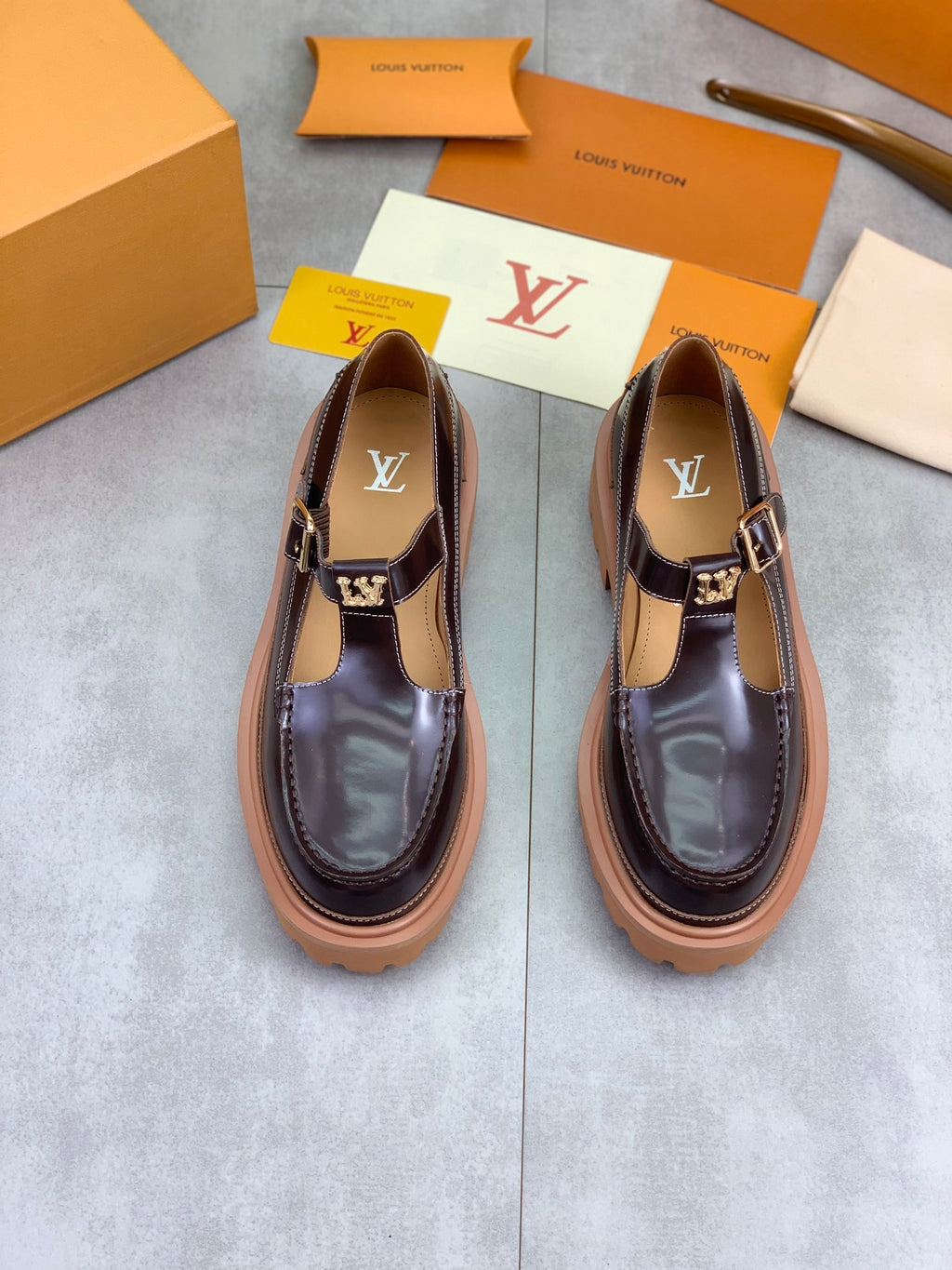 Туфлі з натуральної шкіри Louis Vuitton